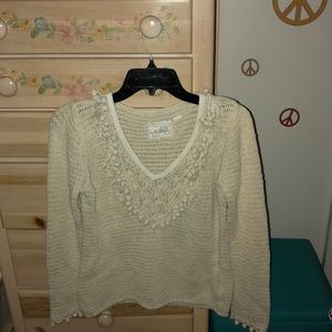 Thick, v-neck sweater